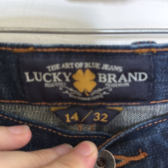 Lucky Brand Dark Blue Frayed Leg Abbey 6” Short Everyday Comfort Summer Size 14 - Picture 7 of 10